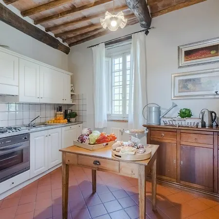 Fattoria Camigliano, Luxury With Pool Inside A Wine Estate Villa Capannori